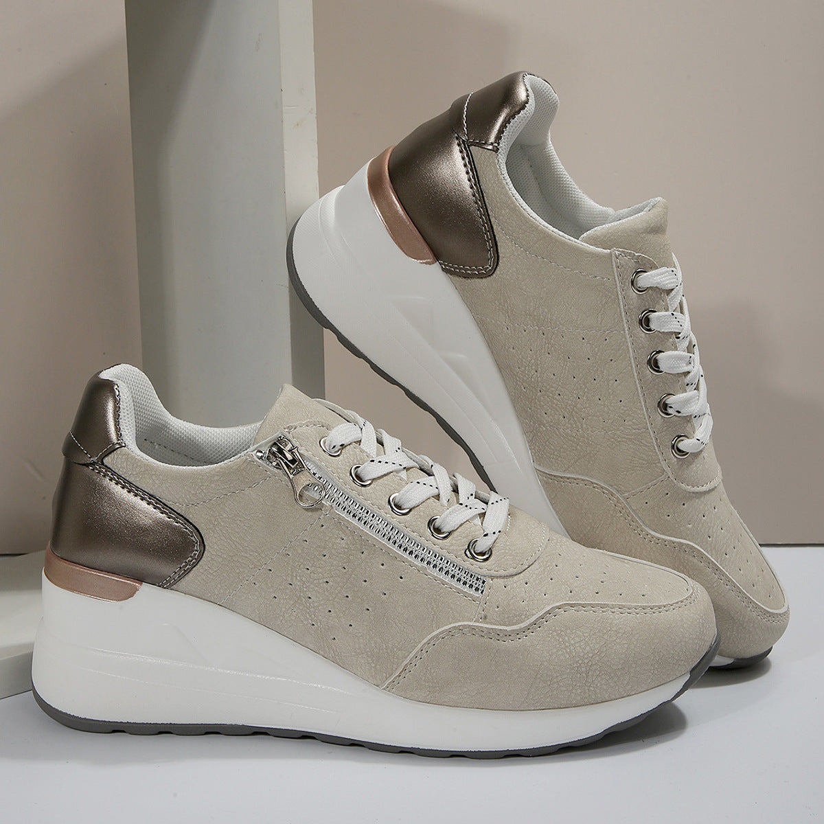 Lace-up Sneakers Cozy