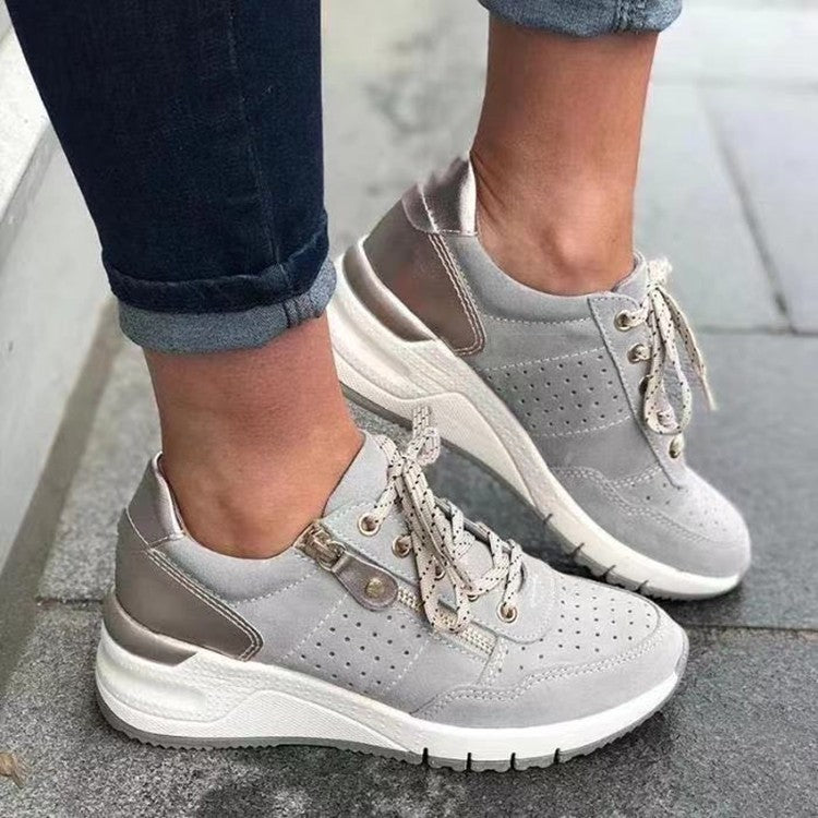 Lace-up Sneakers Cozy