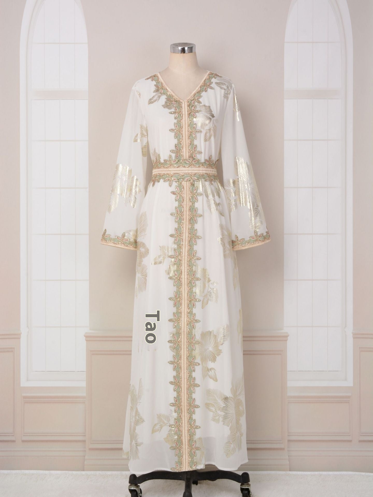 Bronzing Tourist Dress