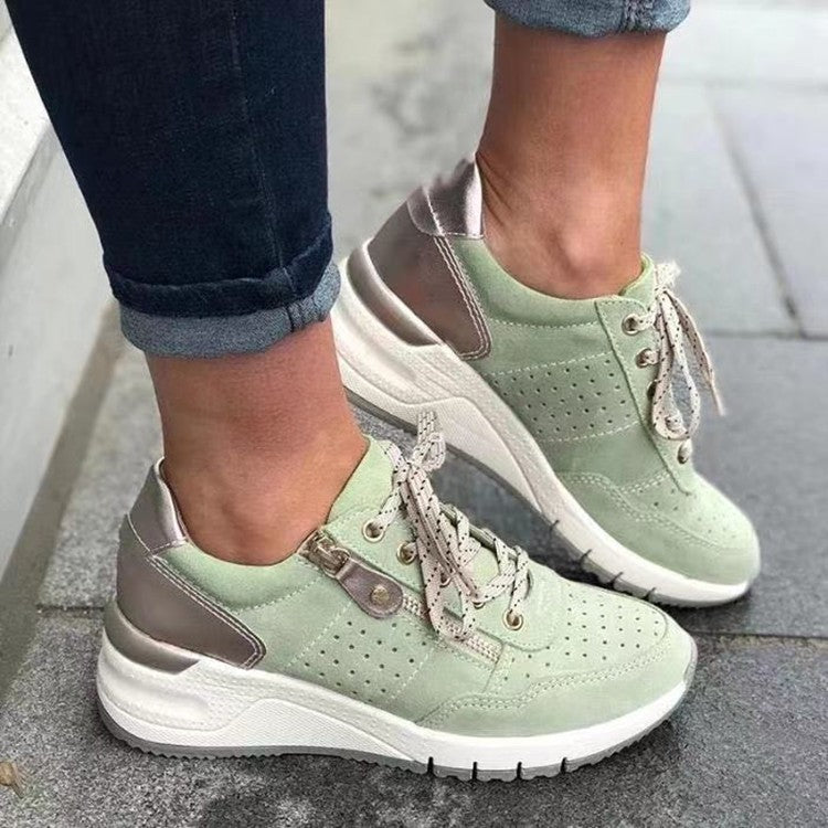 Lace-up Sneakers Cozy